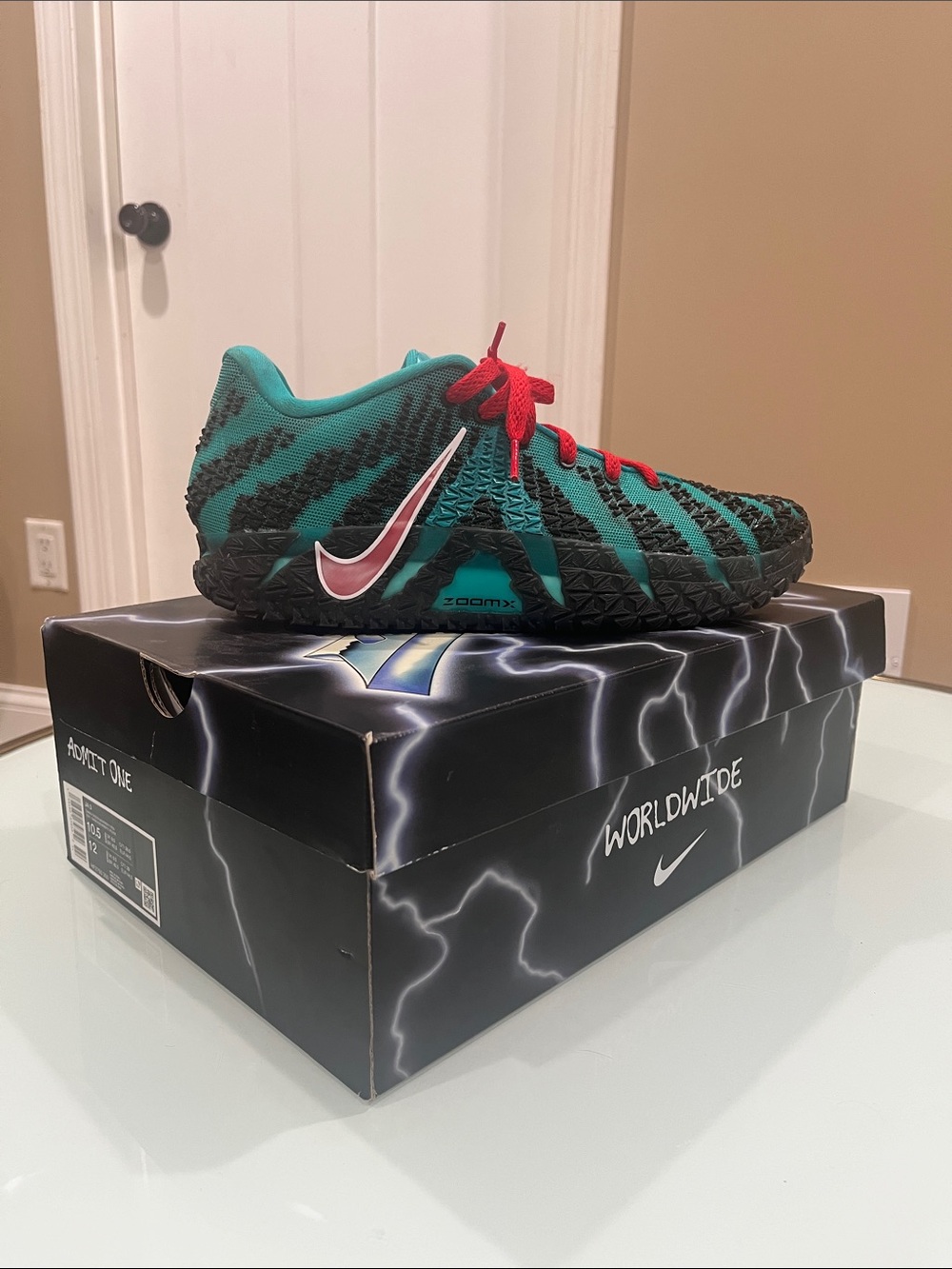 Ja Nike Athletic Sneakers with RedLaces and BlueLaces Baseball Shoes